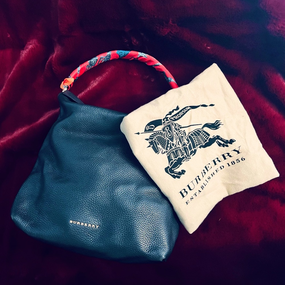 BURBERRY black leather hobo bag